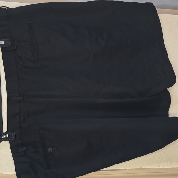 RoundTree & Yorke, Men's Shorts, Size 50 x 9 - Picture 2 of 6